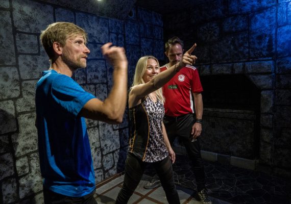 CORPORATE TEAM BUILDING